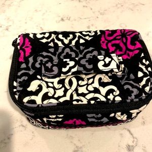 Travel jewelry case
